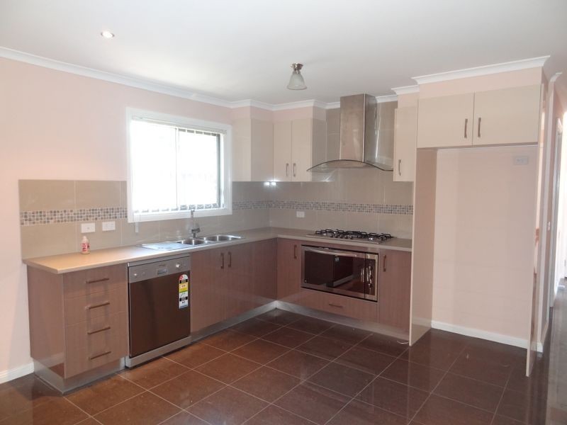 3/10 Sunset Grove, Dandenong VIC 3175