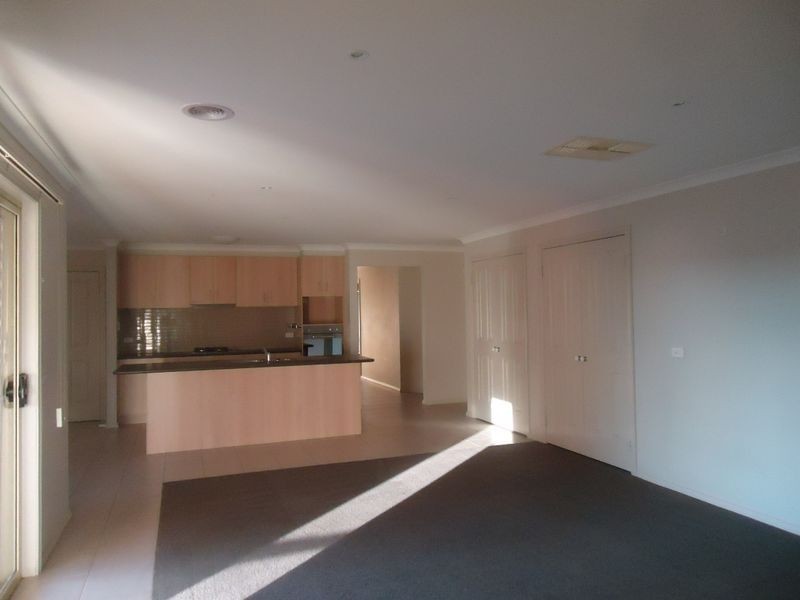 17 Black Caeser Drive, Cranbourne East VIC 3977