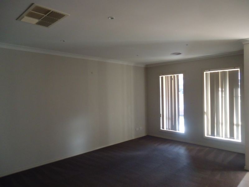 17 Black Caeser Drive, Cranbourne East VIC 3977