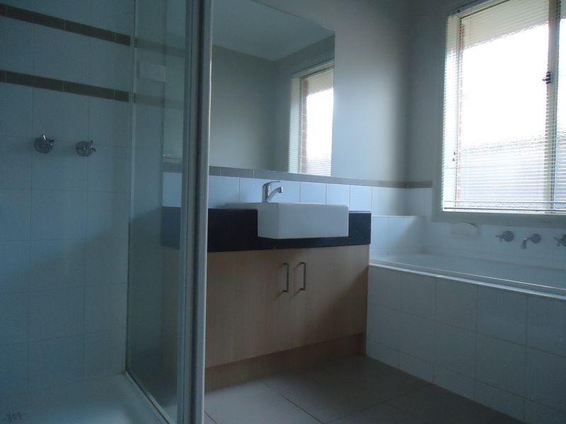 17 Black Caeser Drive, Cranbourne East VIC 3977