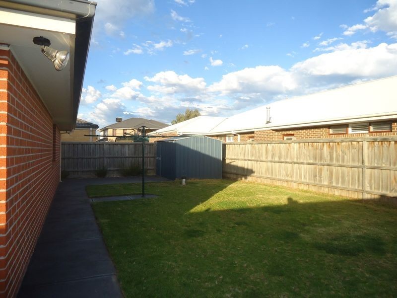 17 Black Caeser Drive, Cranbourne East VIC 3977