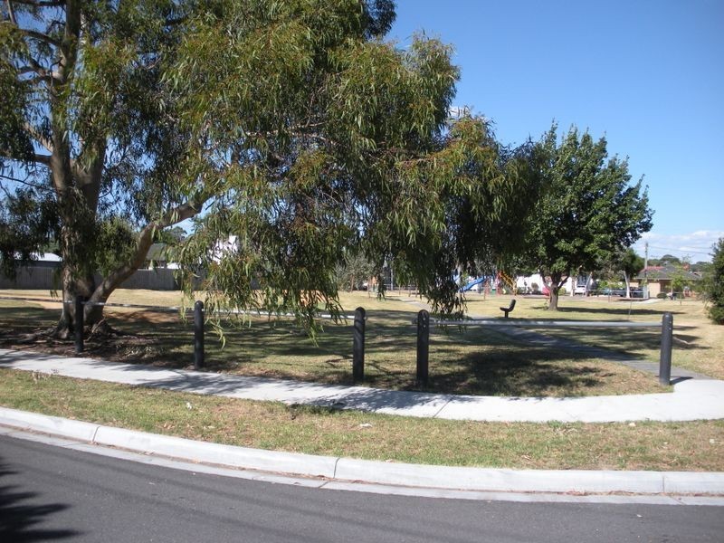 39 Kanooka Grove, Doveton VIC 3177