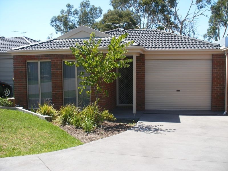 5/13 Red Cherry Court, Pakenham VIC 3810
