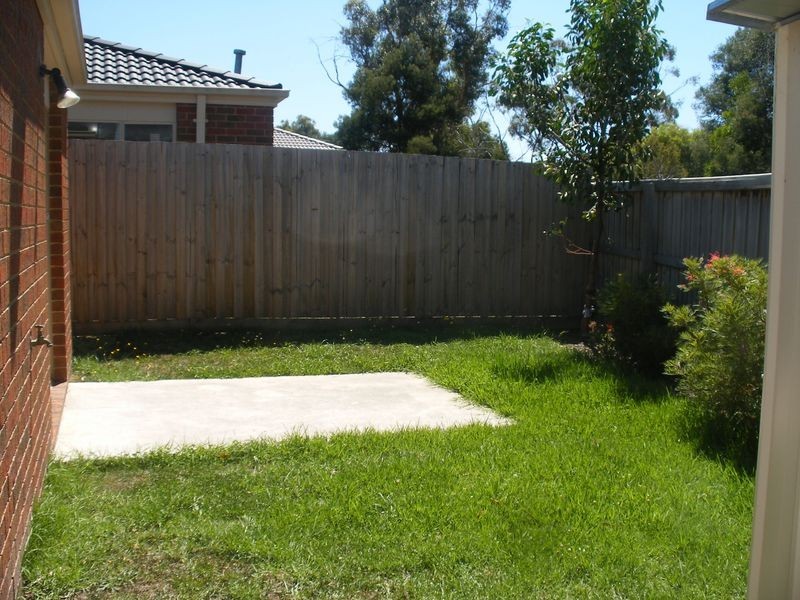 5/13 Red Cherry Court, Pakenham VIC 3810