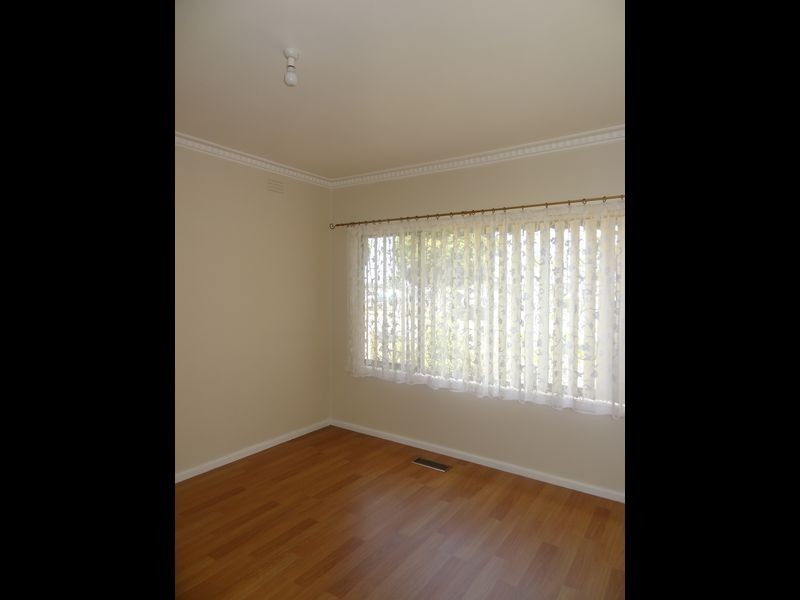 11 McNabb Court, Dandenong North VIC 3175