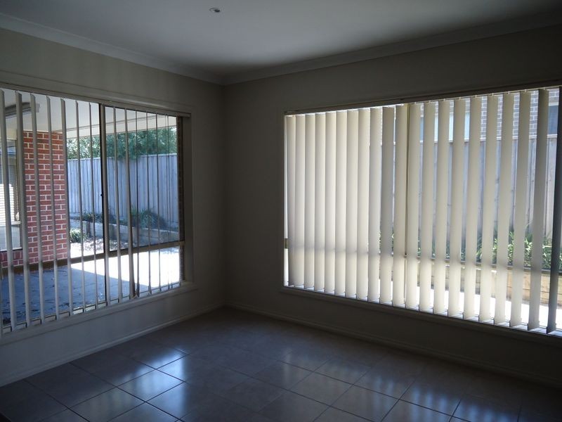 10 Manorwood Way, Berwick VIC 3806