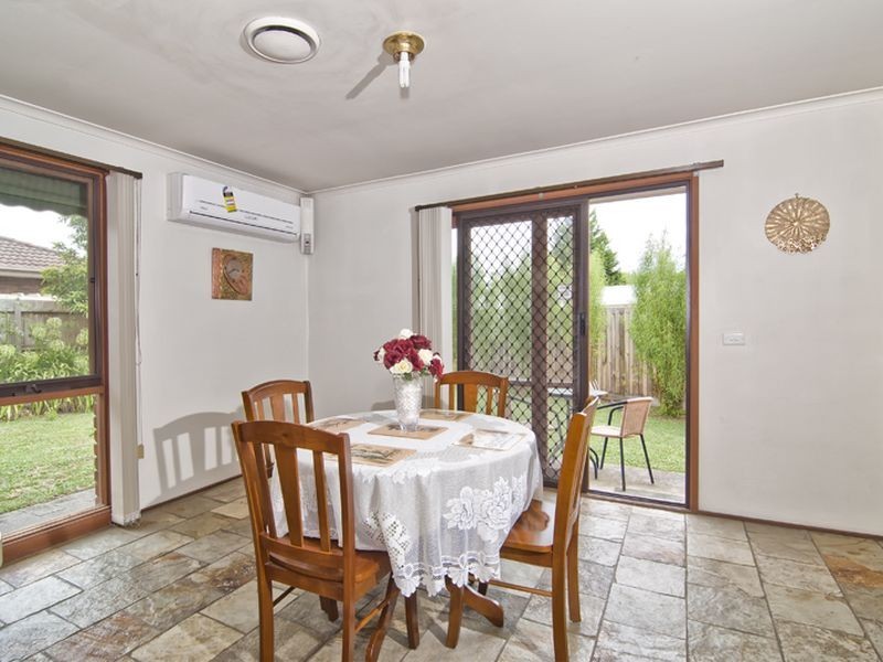 4 Lydia Mary Drive, Berwick VIC 3806