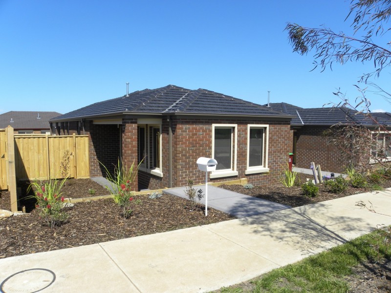 20 Hawkseye Way, Cranbourne East VIC 3977