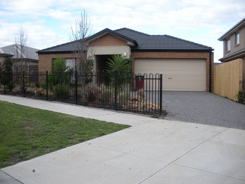 88 Bridgewater Boulevard, Berwick VIC 3806
