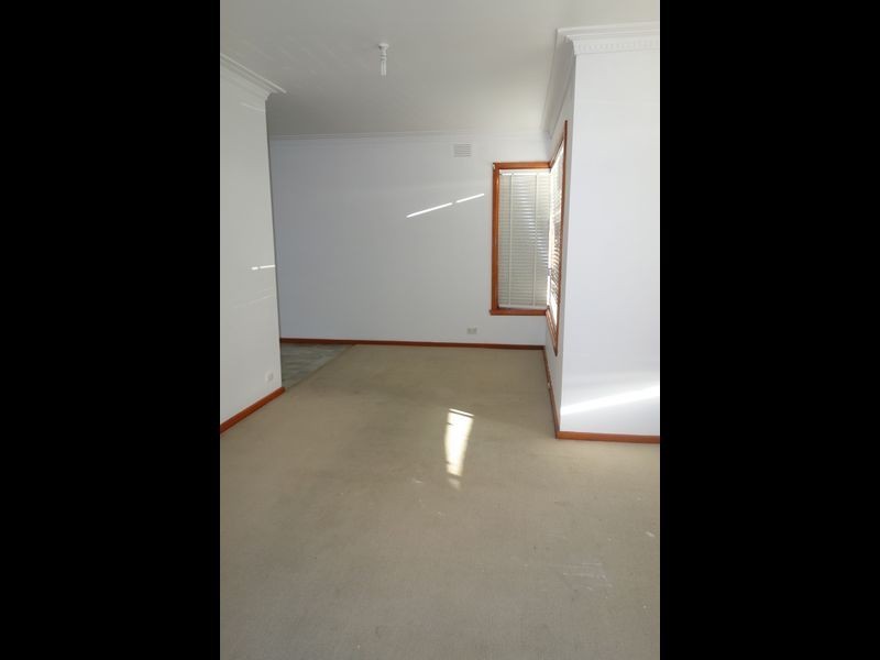 33 Hammond Road, Dandenong VIC 3175