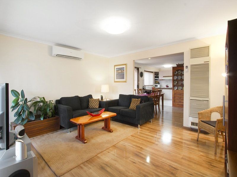 2/8 Nicole Avenue, Dandenong North VIC 3175