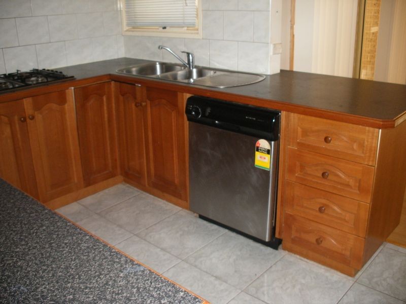 37 Howe Avenue, Dandenong North VIC 3175