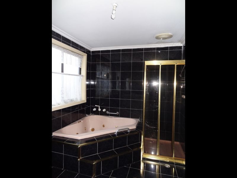 27 Close Avenue, Dandenong VIC 3175