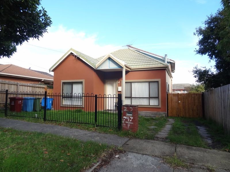27 Close Avenue, Dandenong VIC 3175