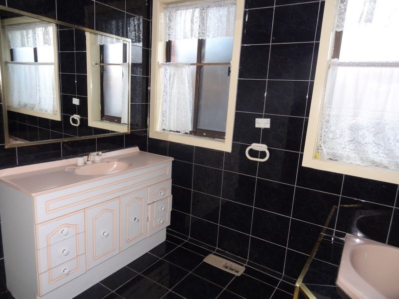27 Close Avenue, Dandenong VIC 3175