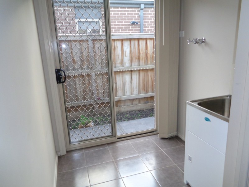18 Blackledge Drive, Cranbourne East VIC 3977