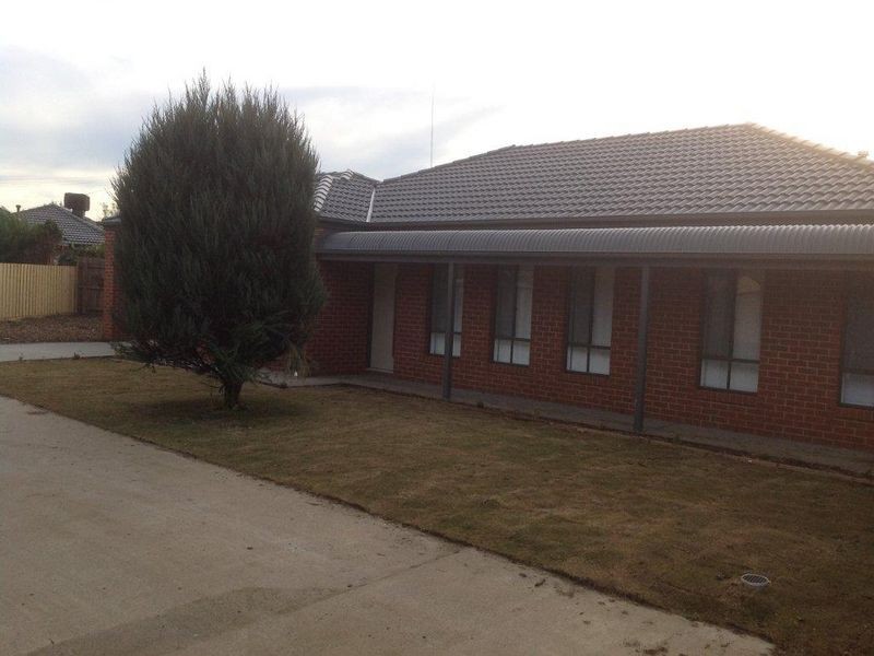 11 Lane Way, Cranbourne VIC 3977