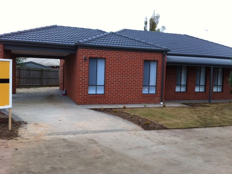 11 Lane Way, Cranbourne VIC 3977