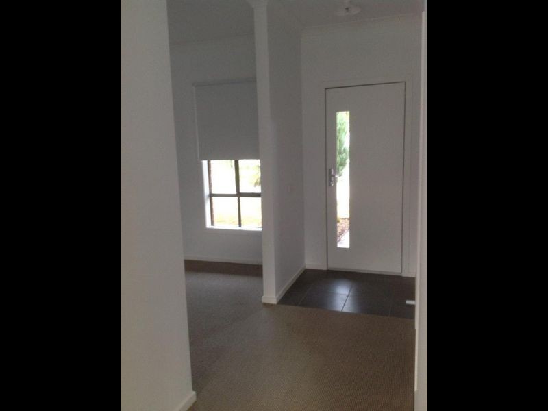 11 Lane Way, Cranbourne VIC 3977