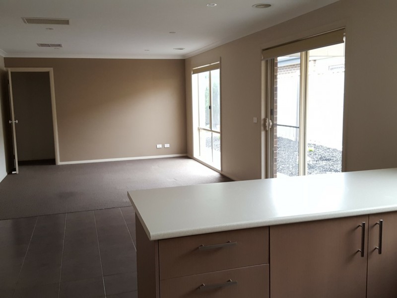 19 Goulburn Street, Cranbourne East VIC 3977