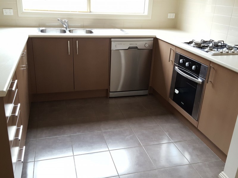 19 Goulburn Street, Cranbourne East VIC 3977