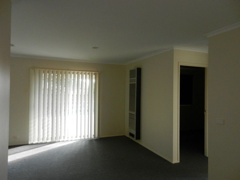 18 Hillview Rise, Hampton Park VIC 3976