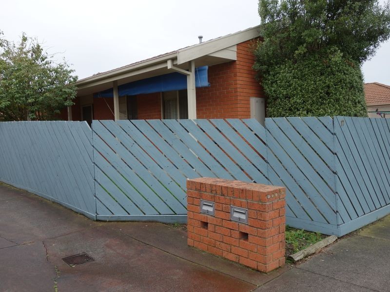 Unit 1/17 Parkview Close, Dandenong VIC 3175
