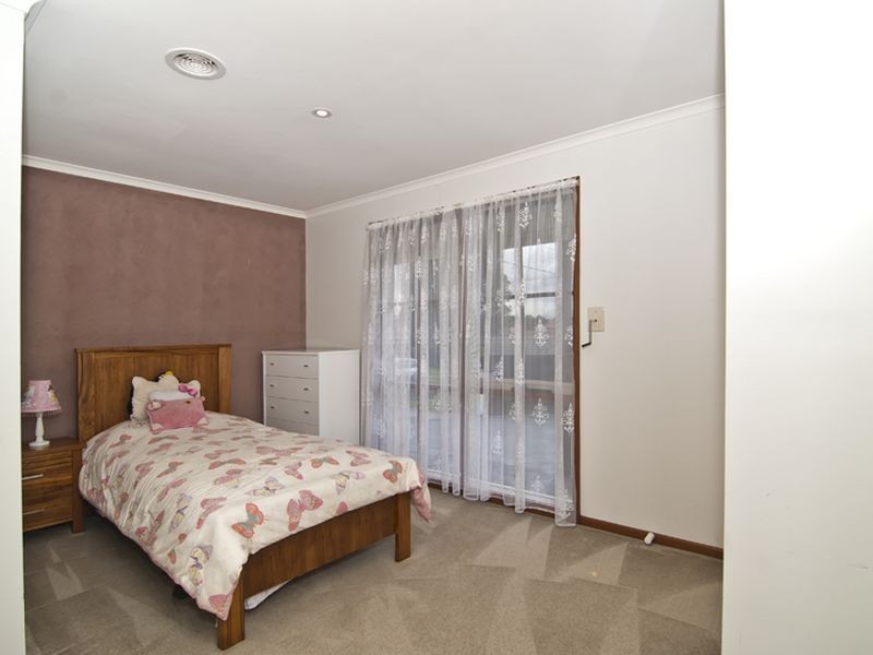 12 Simon Court, Hampton Park VIC 3976