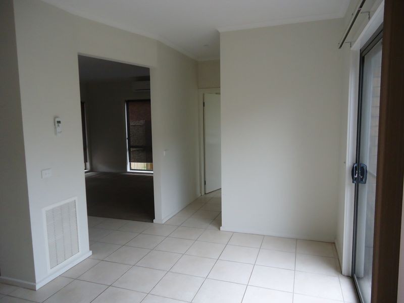 9 Boronia Avenue, Cranbourne VIC 3977