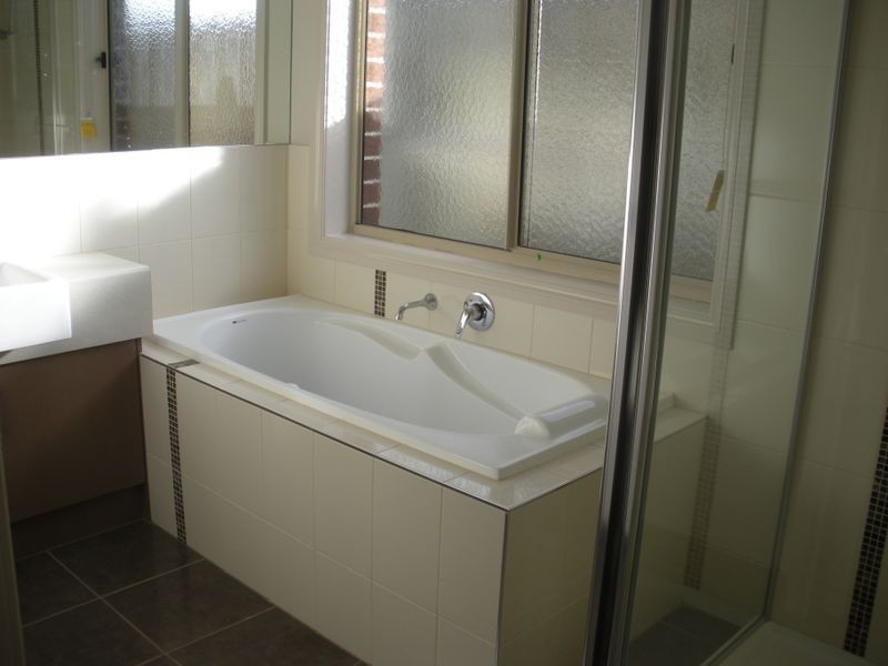 15 Howe Way, Cranbourne East VIC 3977