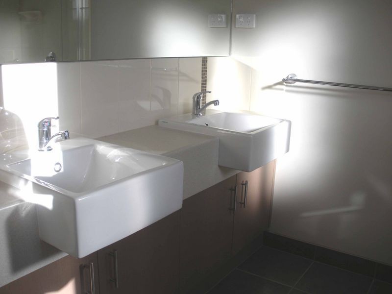 15 Howe Way, Cranbourne East VIC 3977