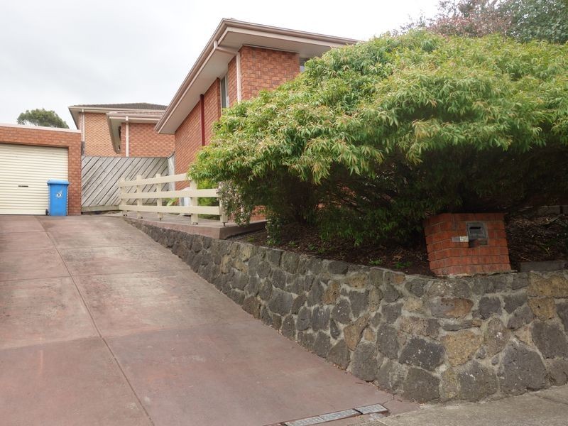 54 Preston Avenue, Endeavour Hills VIC 3802