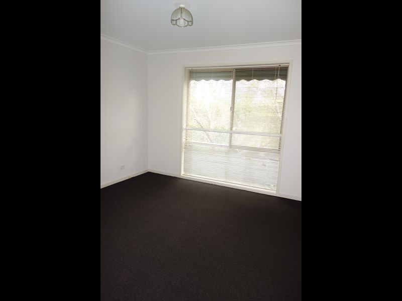 54 Preston Avenue, Endeavour Hills VIC 3802