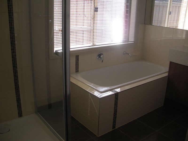 18 Blackledge Drive, Cranbourne East VIC 3977