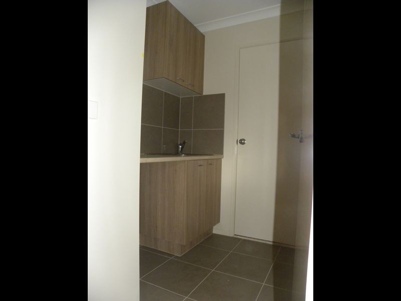 8 Nokota Lane, Clyde North VIC 3978