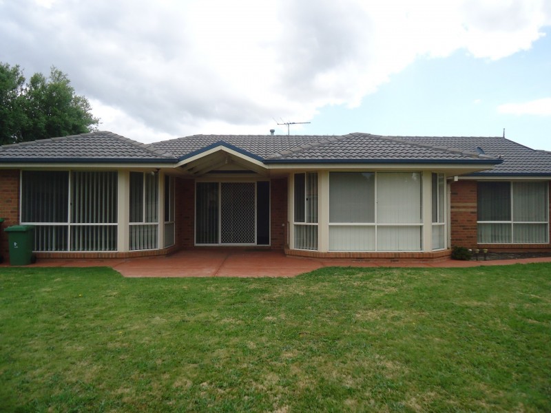 20 Charles Condor Place, Berwick VIC 3806
