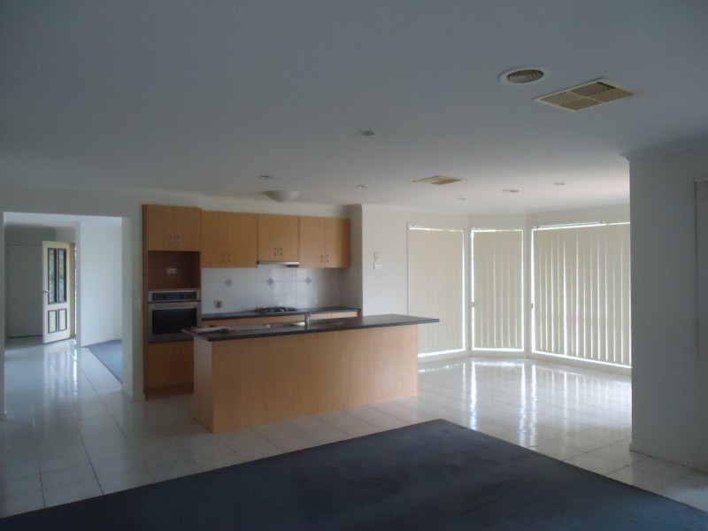 20 Charles Condor Place, Berwick VIC 3806