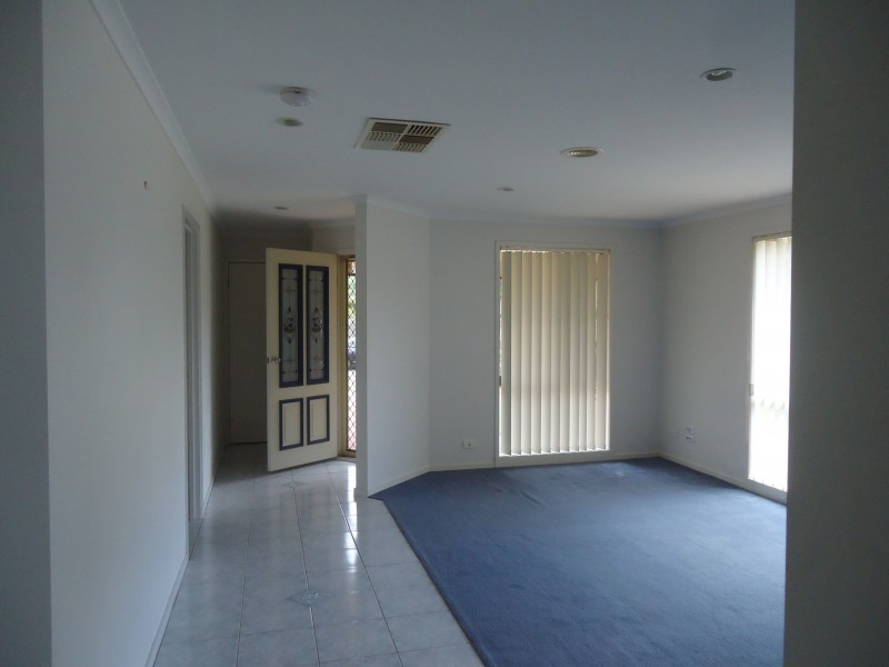 20 Charles Condor Place, Berwick VIC 3806