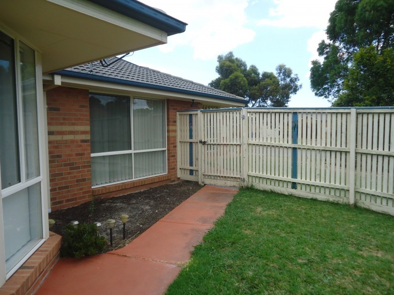 20 Charles Condor Place, Berwick VIC 3806