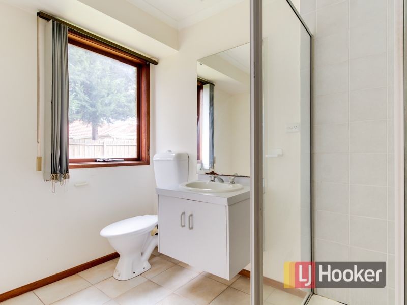 51 Kennington Park Drive, Endeavour Hills VIC 3802