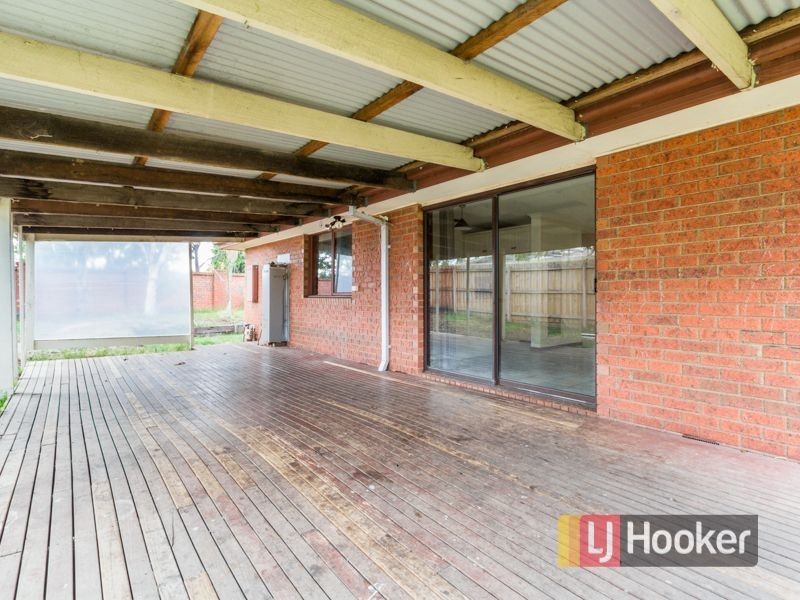 51 Kennington Park Drive, Endeavour Hills VIC 3802