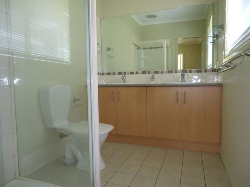 13 Atkinson Drive, Berwick VIC 3806