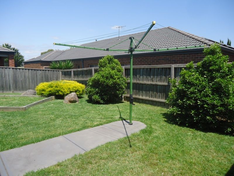 13 Atkinson Drive, Berwick VIC 3806