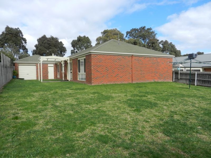 8 Chauncy Way, Lynbrook VIC 3975