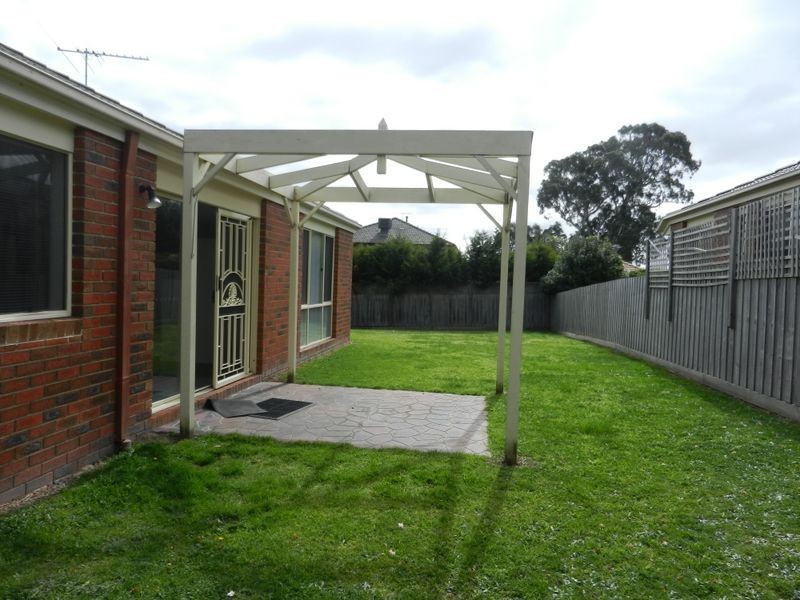 8 Chauncy Way, Lynbrook VIC 3975