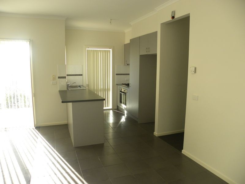 90 Sabel Drive, Cranbourne North VIC 3977