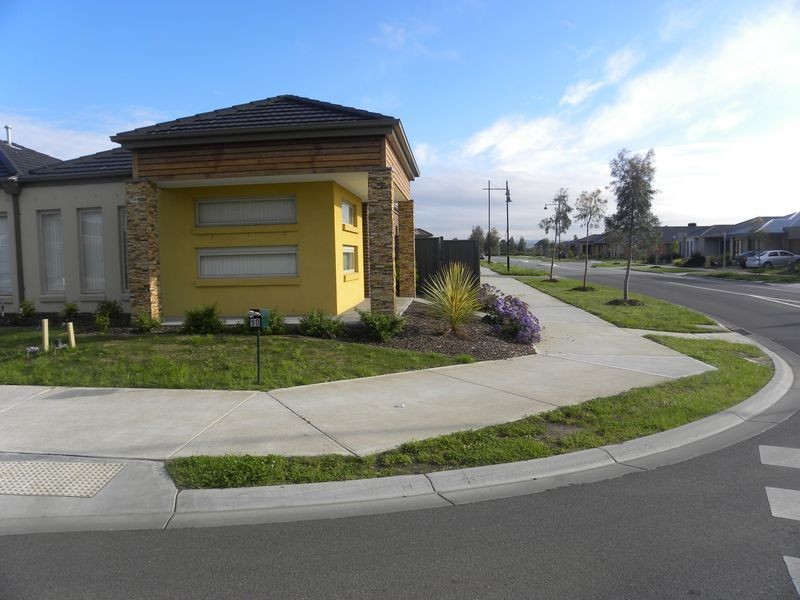 90 Sabel Drive, Cranbourne North VIC 3977