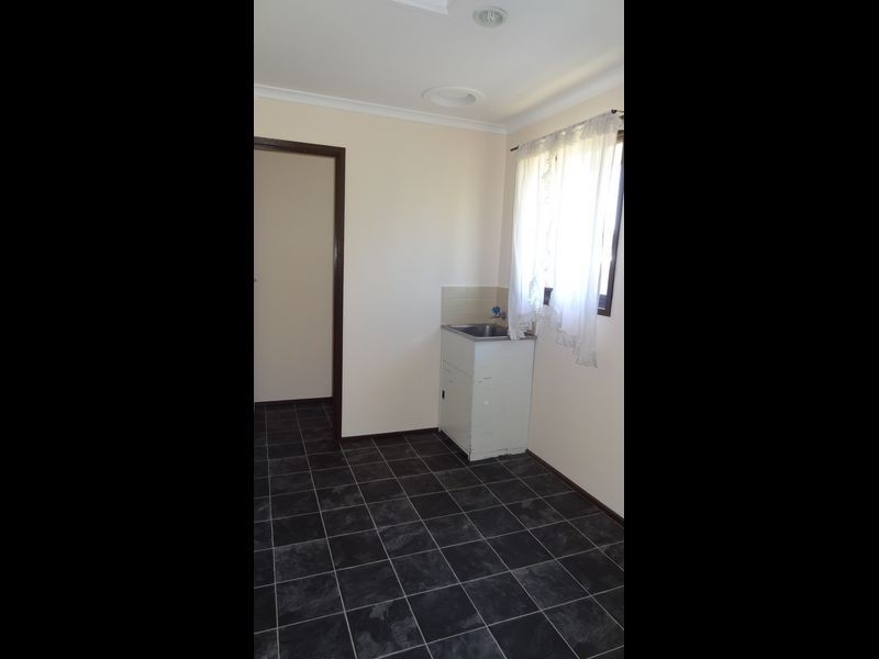 48 Essex Park Drive, Endeavour Hills VIC 3802