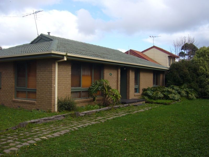 12 Selkirk Court, Berwick VIC 3806