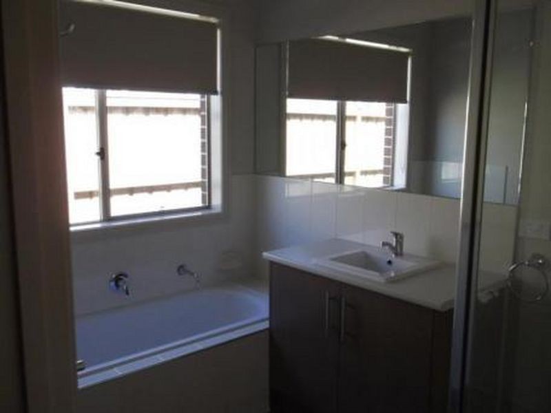 201 Linsell Boulevard, Cranbourne East VIC 3977